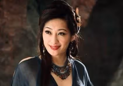 比劉曉慶還耐老的女星, 曾遭老外騙財色致破產, 今52歲風韻猶存!