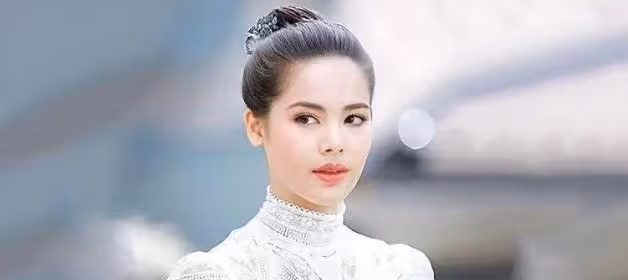 外網評選的2024全球最美的十大女星,迪麗熱巴排第一,你認可