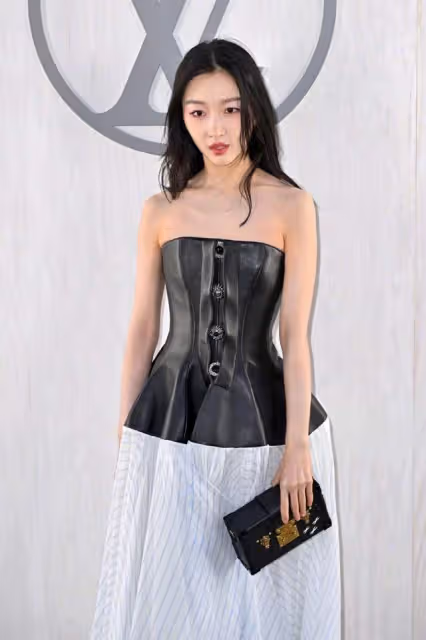 衣服丑、造型土、發質差,巴黎時裝周這一夜,時尚被撕得稀碎!