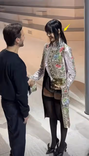 衣服丑、造型土、發質差,巴黎時裝周這一夜,時尚被撕得稀碎!