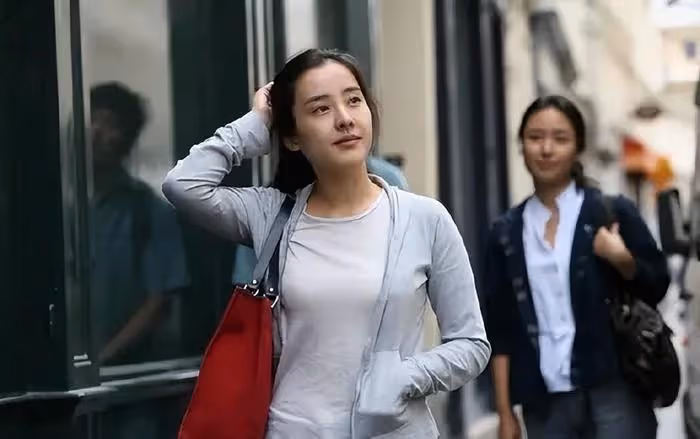 韓國女星透露，離婚後和前夫一起旅行，卓在勛稱讚她像王祖賢