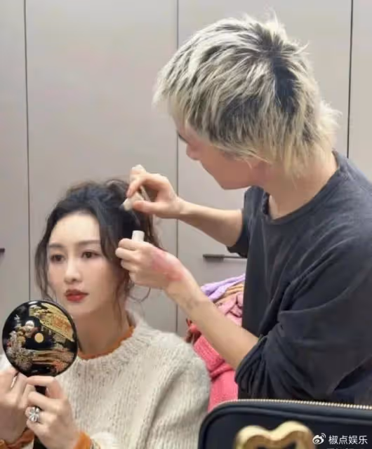 未婚生子、自己掏錢坐月子，產後一個月復出賺錢，網友：王鷗當媽太拼