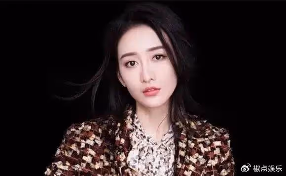 未婚生子、自己掏錢坐月子，產後一個月復出賺錢，網友：王鷗當媽太拼