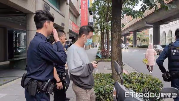 打修杰楷男子起底！2月前「衣服沒換」毆記者