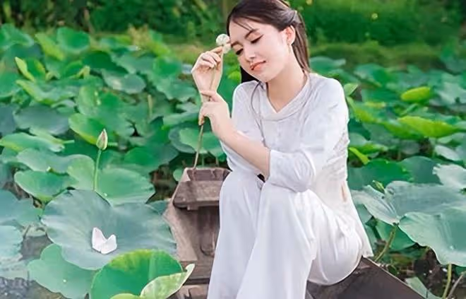 撩中年女人,只要她肢體出現這三種反應,就是說「我願意」