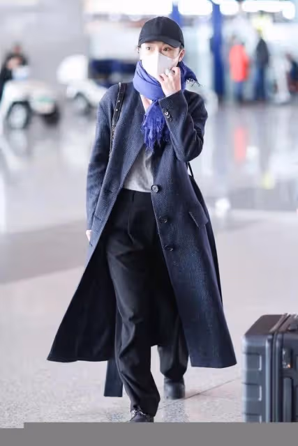 周迅才49歲就衰老成這樣?臉鬆弛下垂還塌鼻子,真實的讓人嘆服!