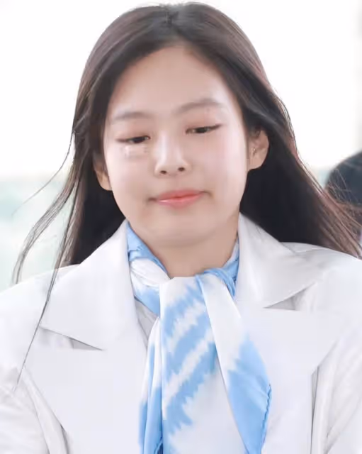 韓媒太真實!Jennie「破相」照不修就放出來,講真是有些「丑」