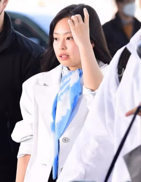韓媒太真實!Jennie「破相」照不修就放出來,講真是有些「丑」