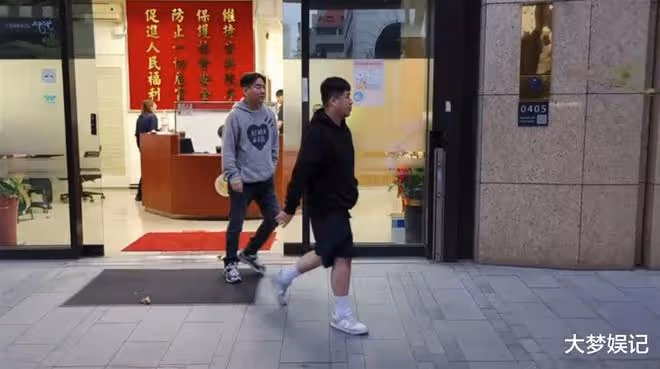 修杰楷王柏傑錢櫃慶生爆鬥毆!互毆挂彩,警以社維法裁罰