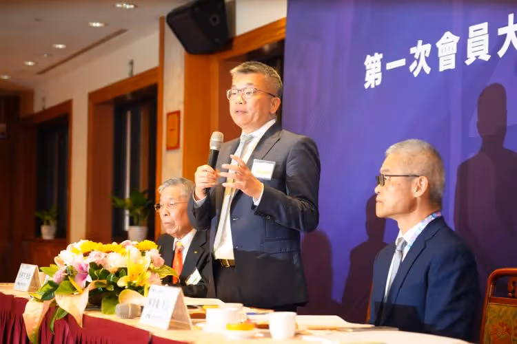 全票通過！蔡其昌連任中華職棒會長