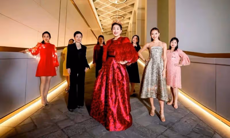 香港男星魏駿傑前妻整容成癮,轉行賣保險成名媛,戀上大28歲富商