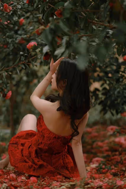 神秘美女探花海,紅裙嫵媚引魂!獨特氣質令人驚艷!