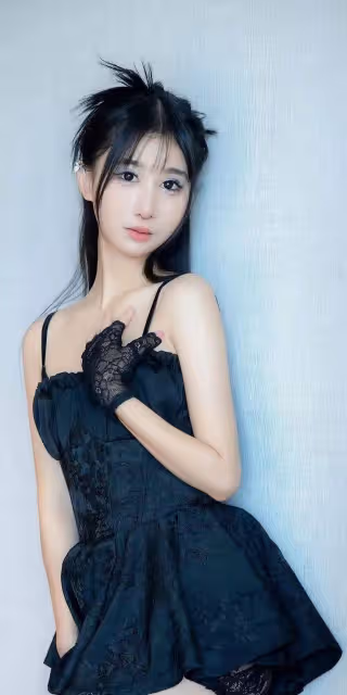 黑色蓬蓬短裙,打造時尚界的魅力女王