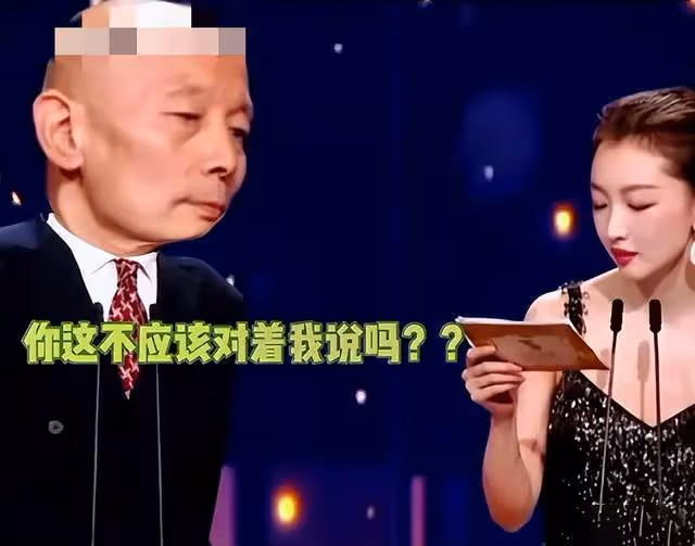 周冬雨LV大秀疑耍大牌，拒絕貴賓合影被投訴，私下被曝脾氣差！