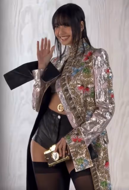 把32歲肖戰跟26歲王一博放一起對比，我才明白，什麼叫頂級骨相