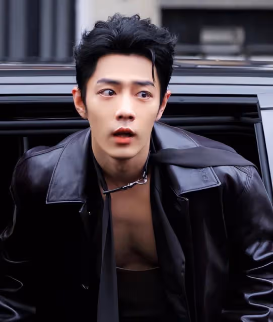 把32歲肖戰跟26歲王一博放一起對比，我才明白，什麼叫頂級骨相