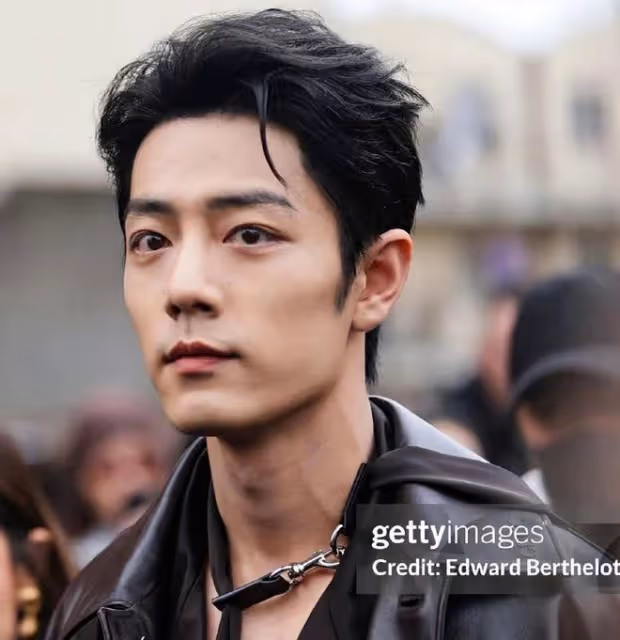 把32歲肖戰跟26歲王一博放一起對比，我才明白，什麼叫頂級骨相