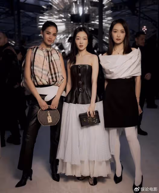 LV大秀,衣服是真的丑,Lisa雖然空降排面大但油頭穿過去款被嘲