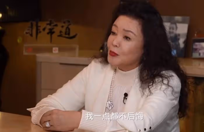 張蘭太敢了！直播模仿大S穿搭，還上架了內衣和胸貼，內涵滿滿