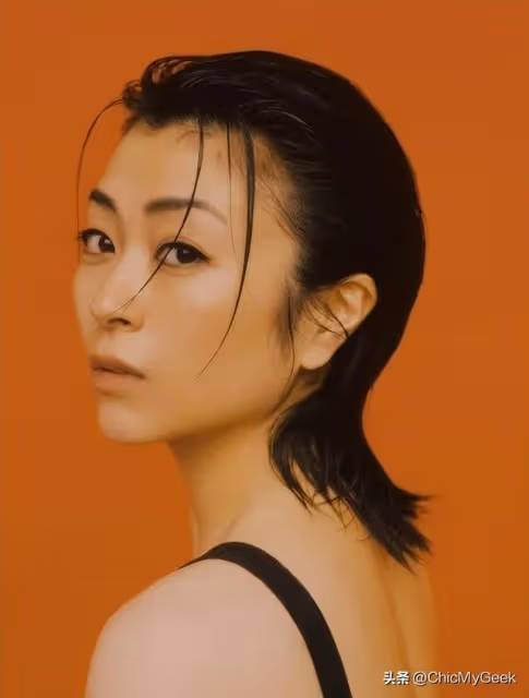 41歲平成歌姬宇多田光復出，兩度離婚後自認是非二元性別者！