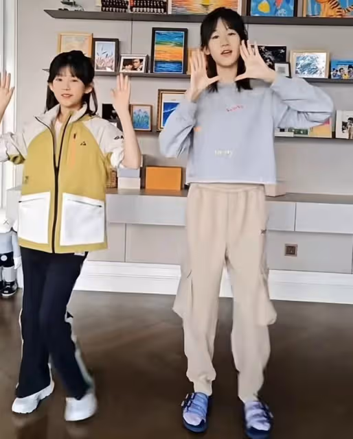 陸毅倆女兒跳舞，貝兒小葉子個頭出挑顏值高，越長越像好漂亮