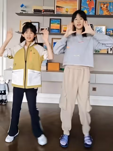 陸毅倆女兒跳舞，貝兒小葉子個頭出挑顏值高，越長越像好漂亮