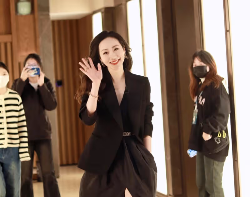 《浪姐5》上班路透:認出了郭碧婷張予曦,卻沒認出「雪姨」