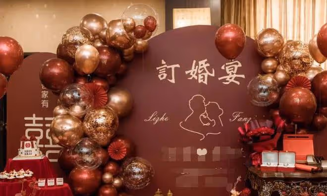 先下手為強!河北男子和大一女朋友訂婚,男生:這是怕她跑了