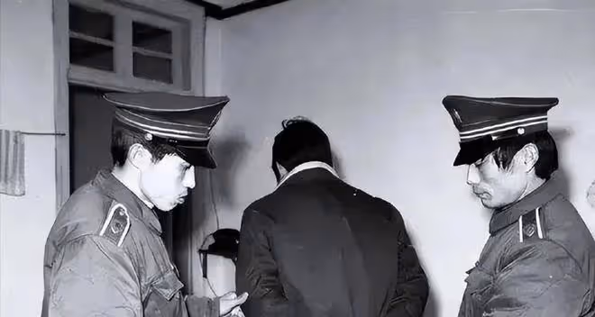 1983年公安當眾抓走一位老人,群眾事後得知,此人竟是軍統特務