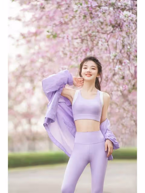 秋日健身穿搭,一眼心動的絕絕紫