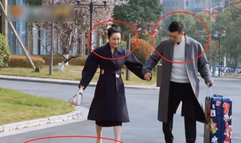 《妻旅5》秦海璐太會撒嬌了,王新軍為其換鞋,周圍有一群檸檬精