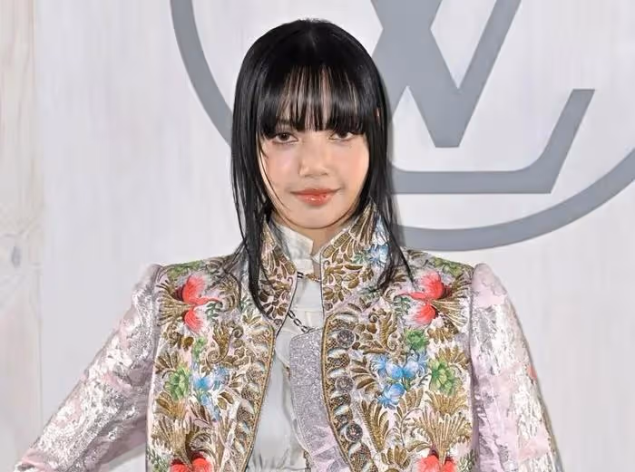 Lisa被指豐臀過度,盲目追求歐美風比例失調,還沒得到豪門男友承認