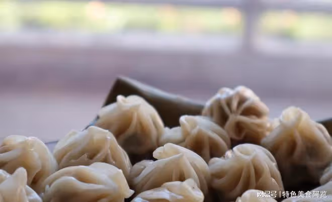 嘗試一下青菜香菇包子，給味蕾帶來的全新享受！