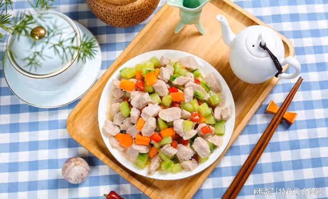 鮮香多汁！胡蘿蔔裡脊肉丁，顛覆你對傳統菜品的味覺想像！