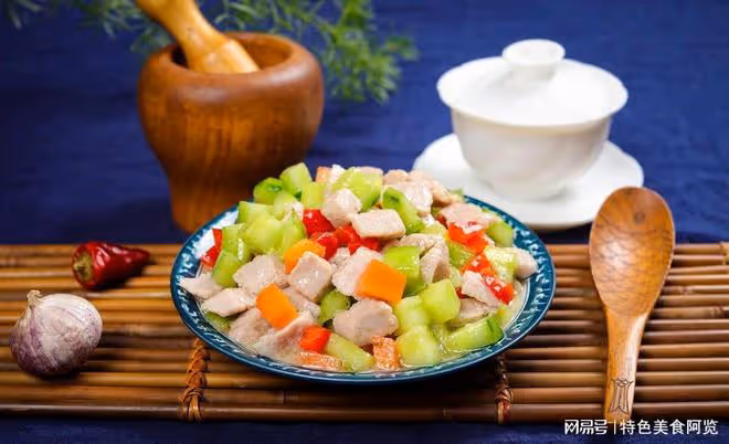 鮮香多汁！胡蘿蔔裡脊肉丁，顛覆你對傳統菜品的味覺想像！