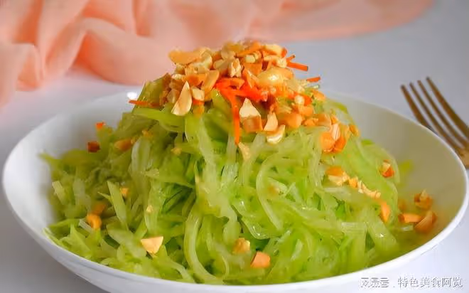 這菜全身都是寶，價格不貴，好處多春天使勁吃