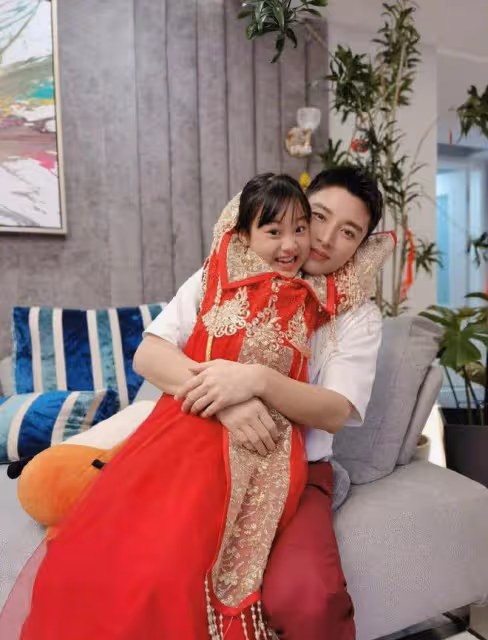 賈乃亮發文力挺甜馨：不管世界如何對你，我和媽媽是你堅強的後盾