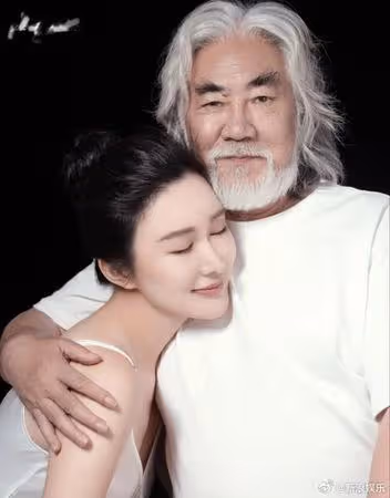 72歲張紀中又當爸！小31歲嫩妻曬驗孕棒懷龍胎…夫妻7年生3娃