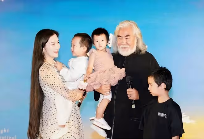 老當益壯!72歲張紀中再當爸,小31歲嬌妻曬彩超照宣布懷四胎