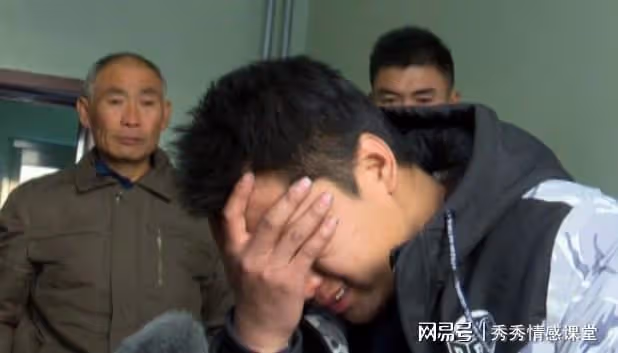 我讓兒子隨母姓，22年後，我爸不認孫子，岳父只給我們20萬