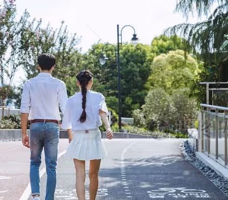 重慶21歲女子帶男友回家，爸媽緊張得不行：把別人家的豬拐回來了