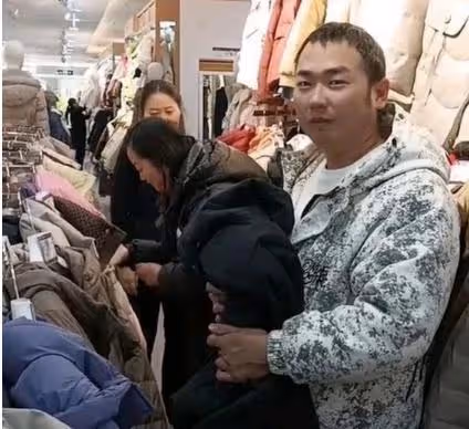 湖北:相親女生買兩千多的衣服,小伙猶豫後付款,網友:冤大頭
