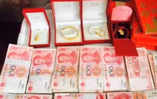 湖北女子為15w彩禮和男朋友鬧,男方父母卻硬要給18w8:怕她跑了