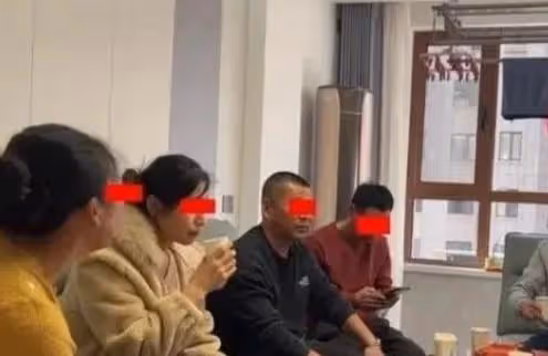 湖北女子為15w彩禮和男朋友鬧,男方父母卻硬要給18w8:怕她跑了