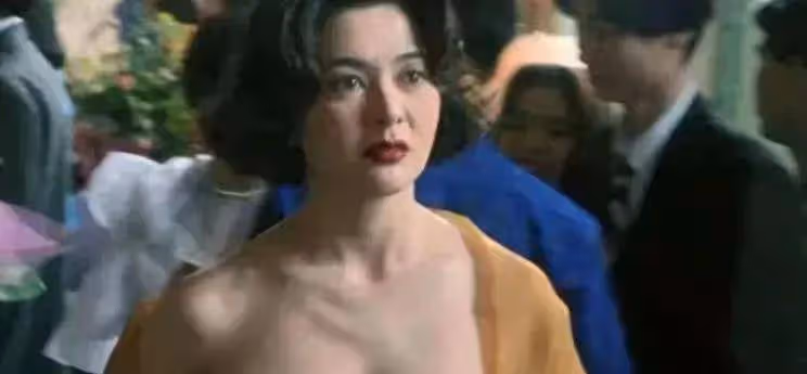 關之琳巔峰期魅力有多大?看完她的泳裝照,總算了解啥叫女人味