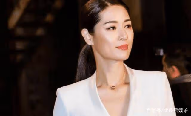被稱為「中國第一美女」,身價億位卻獨愛種田,現在49歲隱居