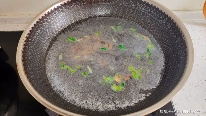 春天敞開吃,一口鮮脆勝仙丹!特色做法一碗湯,鮮爽營養不膩,再來一碗也不夠