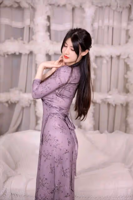 紫色之誘,高貴的穿搭藝術,打造你的優雅形象