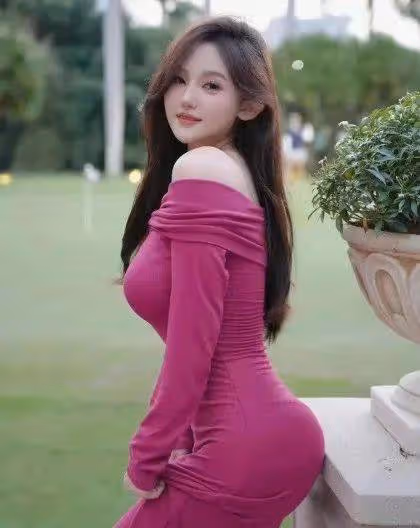 驚艷全場!抹胸長裙下的完美身材,小姐姐們火辣出擊!