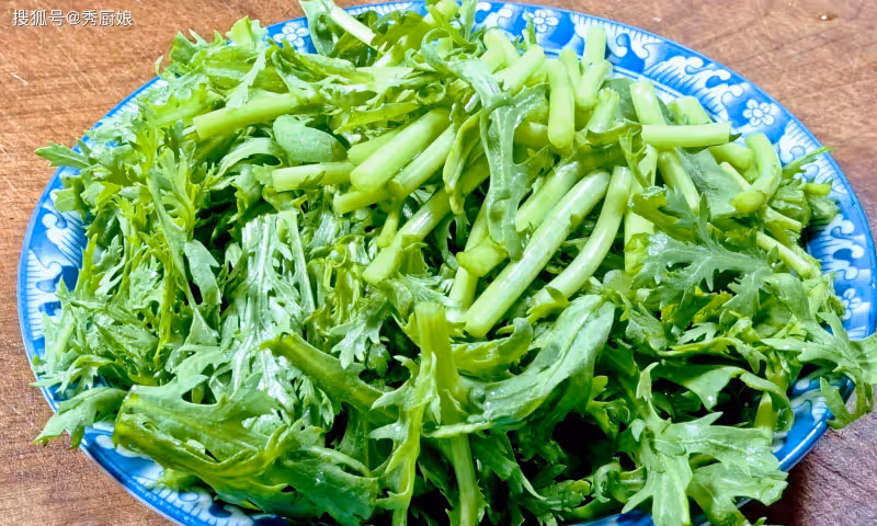 百病不離肝，春天多吃「皇帝菜」，清肝火助睡眠，特別適合中老年